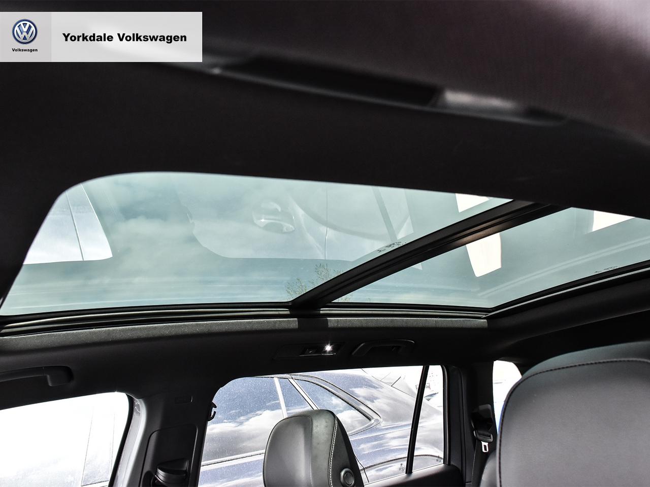 2023 Volkswagen Tiguan 4Motion Photo