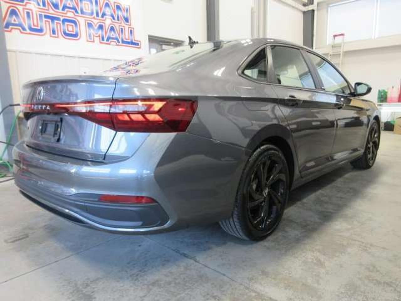 2025 Volkswagen Jetta SPORT, PANO ROOF, HTD. SEATS, APPLE/ANDROID, 30K! Photo