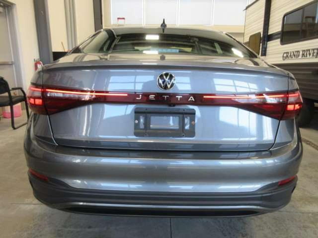 2025 Volkswagen Jetta SPORT, PANO ROOF, HTD. SEATS, APPLE/ANDROID, 30K! Photo