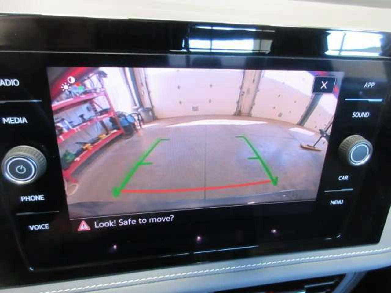 2025 Volkswagen Jetta SPORT, PANO ROOF, HTD. SEATS, APPLE/ANDROID, 30K! Photo