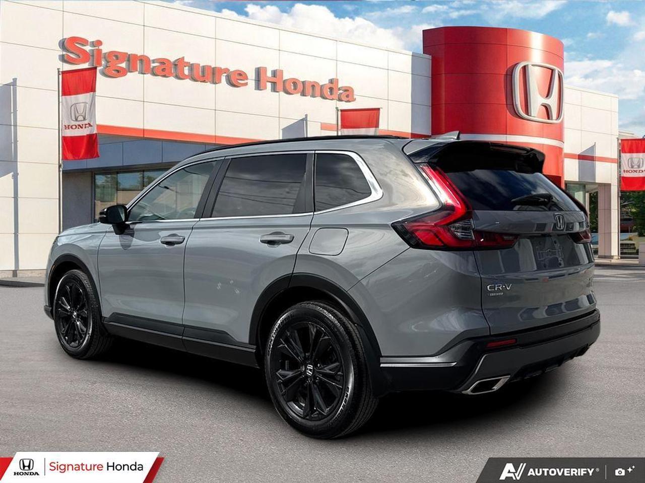2023 Honda CR-V Hybrid Touring Photo3