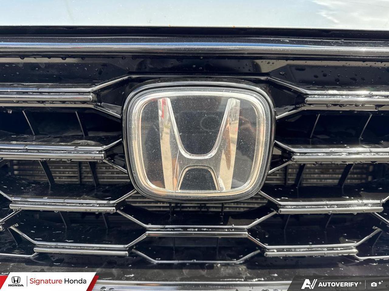 2023 Honda CR-V Hybrid Touring Photo