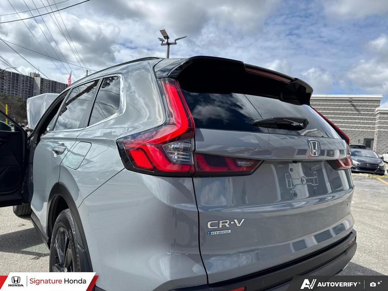 2023 Honda CR-V Hybrid Touring Photo