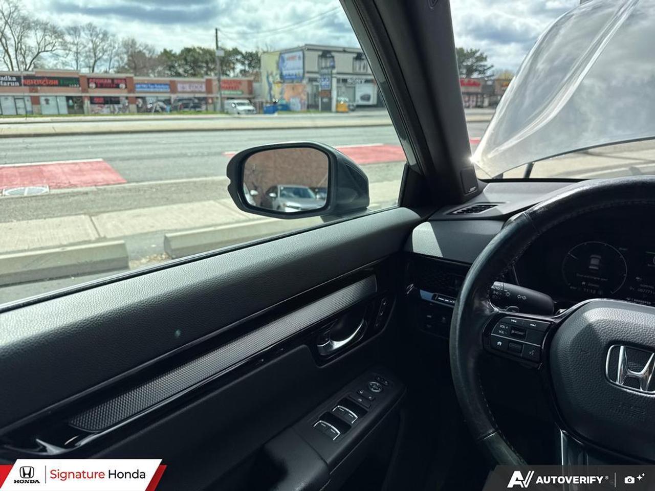 2023 Honda CR-V Hybrid Touring Photo