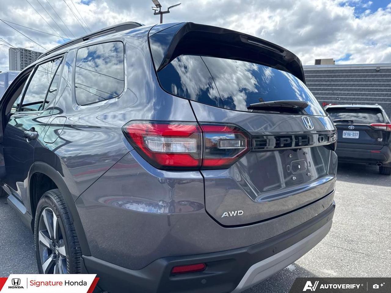 2025 Honda Pilot Touring Photo