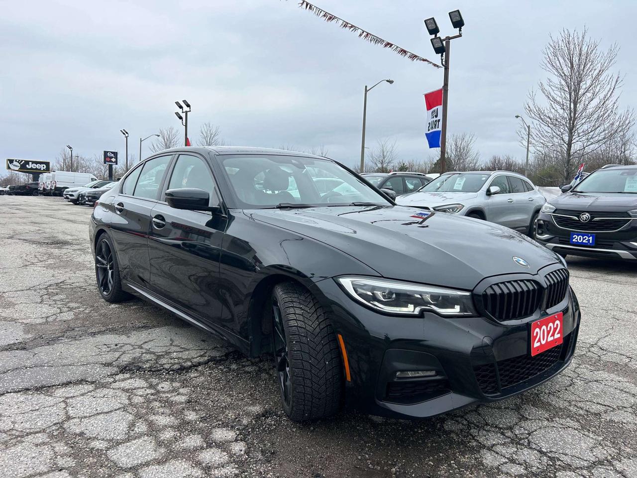 2022 BMW 335i 330i xDrive Photo2