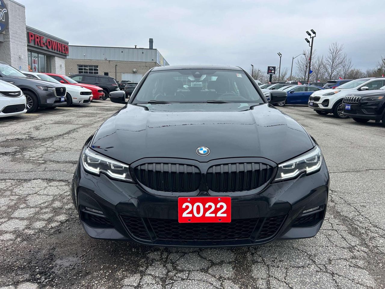 2022 BMW 335i 330i xDrive Photo