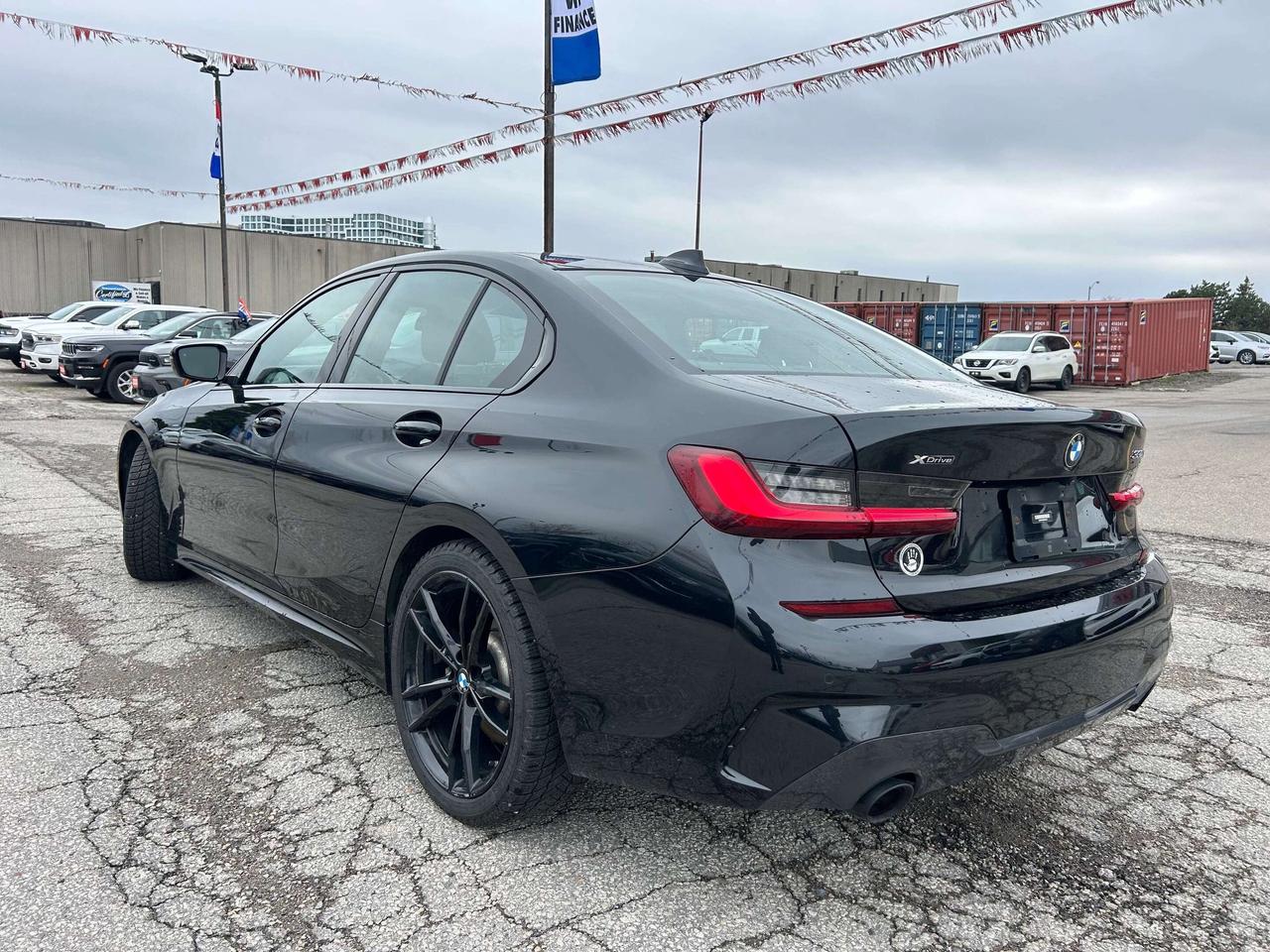 2022 BMW 335i 330i xDrive Photo