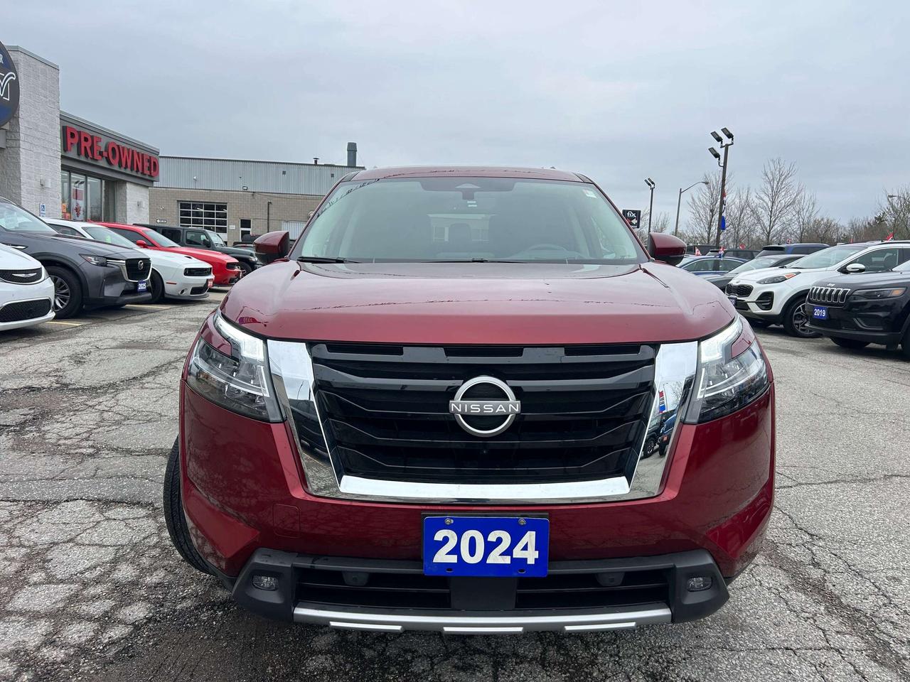 2024 Nissan Pathfinder Platinum w/NAV, Sunroof, Leather Ventilated Seats Photo