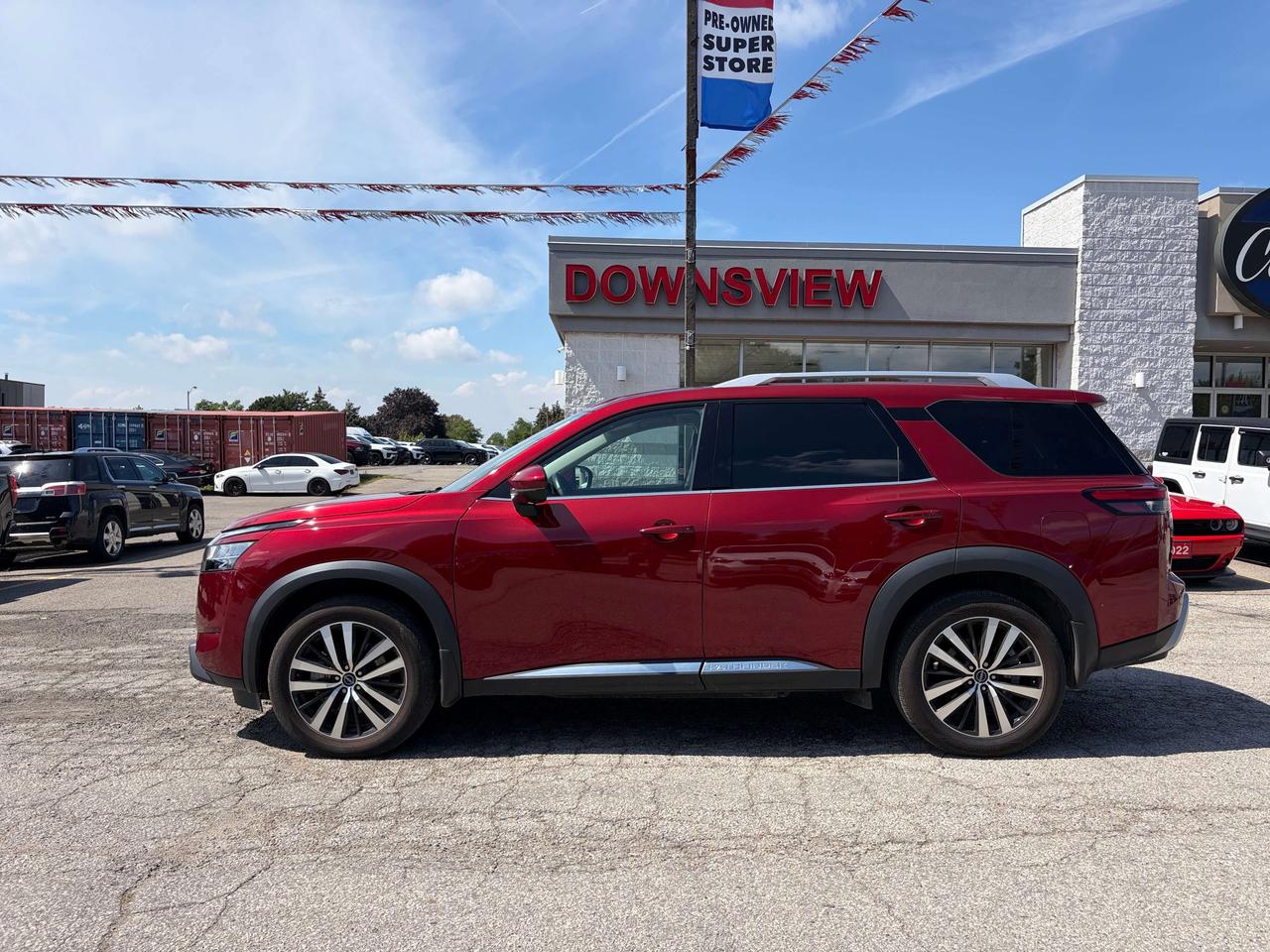 2024 Nissan Pathfinder Platinum w/NAV, Sunroof, Leather Ventilated Seats Photo
