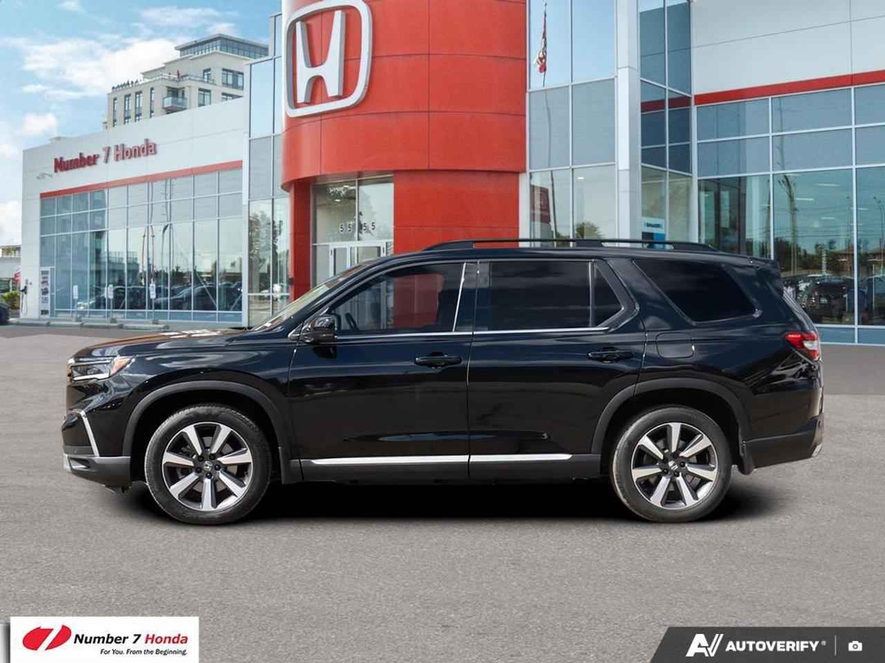 2023 Honda Pilot Touring *EXTENDED FACTORY WARRANTY*ONE OWNER* Photo3