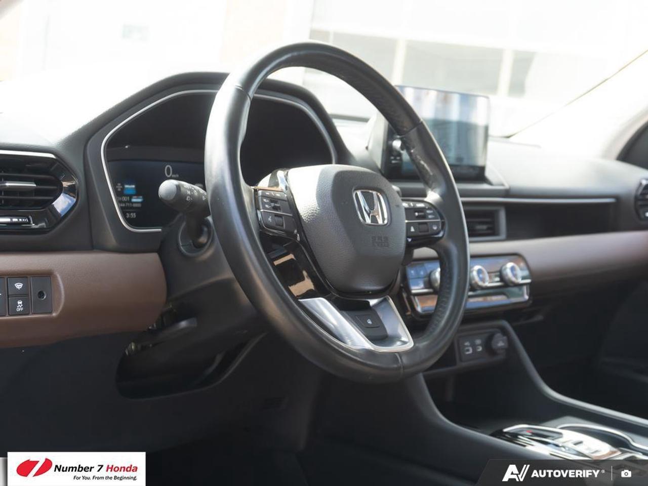 2023 Honda Pilot Touring *EXTENDED FACTORY WARRANTY*ONE OWNER* Photo