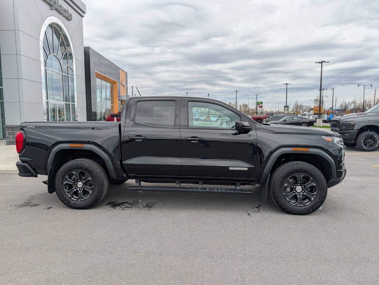 2024 GMC Canyon Elevation NO ACCIDENTS Photo