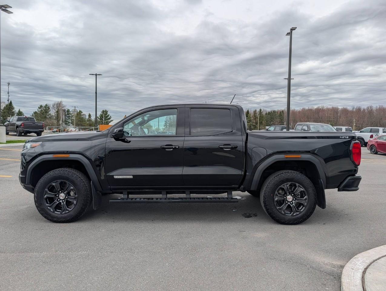2024 GMC Canyon Elevation NO ACCIDENTS Photo
