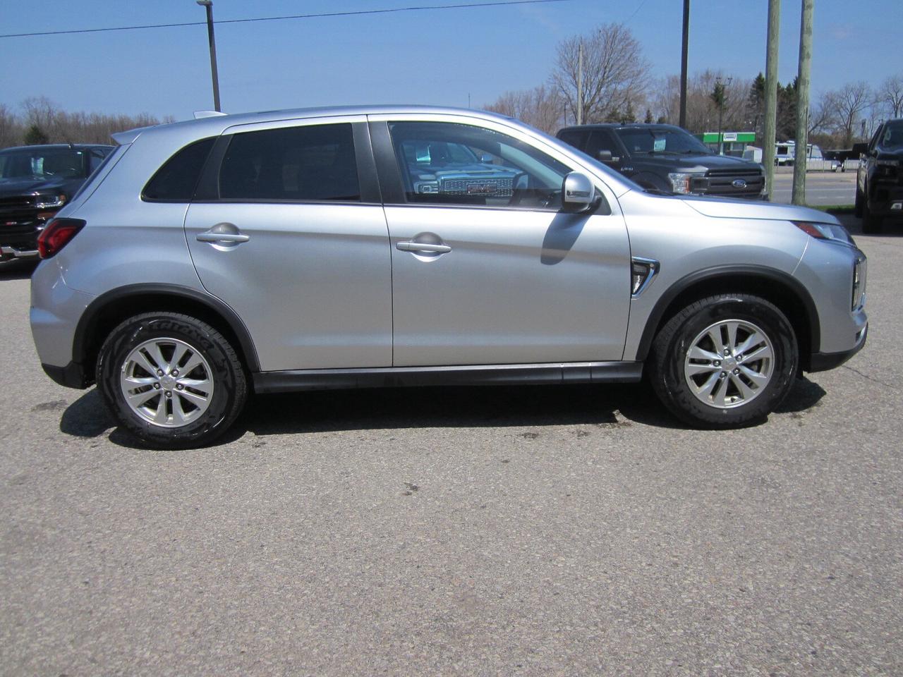 2024 Mitsubishi RVR SE AWC ONE OWNER RENTAL NO ACCIDENTS Photo4