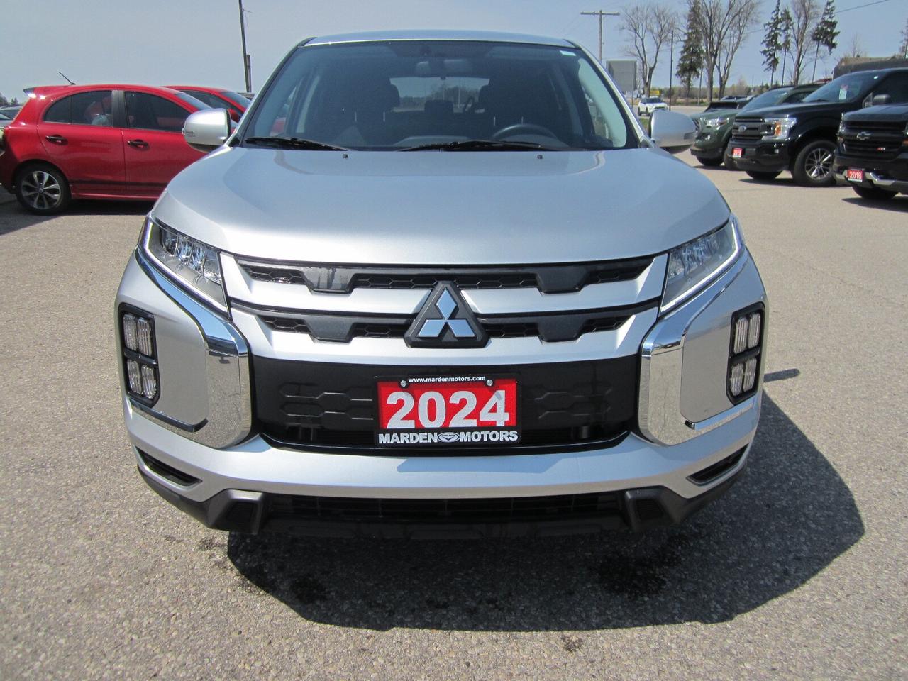 2024 Mitsubishi RVR SE AWC ONE OWNER RENTAL NO ACCIDENTS Photo3