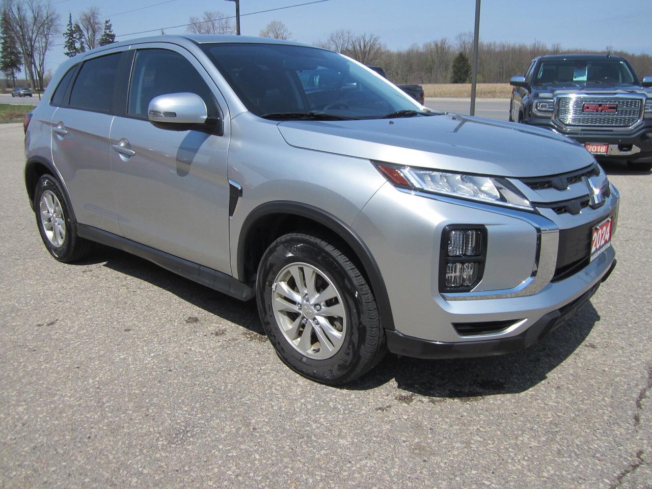 2024 Mitsubishi RVR SE AWC ONE OWNER RENTAL NO ACCIDENTS Photo