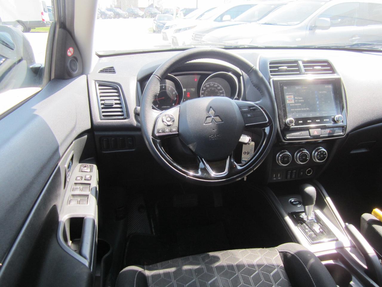 2024 Mitsubishi RVR SE AWC ONE OWNER RENTAL NO ACCIDENTS Photo