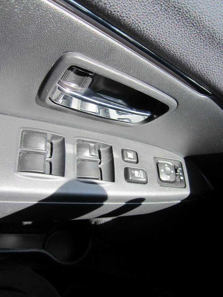 2024 Mitsubishi RVR SE AWC ONE OWNER RENTAL NO ACCIDENTS Photo