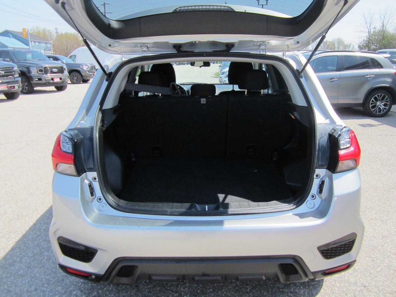 2024 Mitsubishi RVR SE AWC ONE OWNER RENTAL NO ACCIDENTS Photo