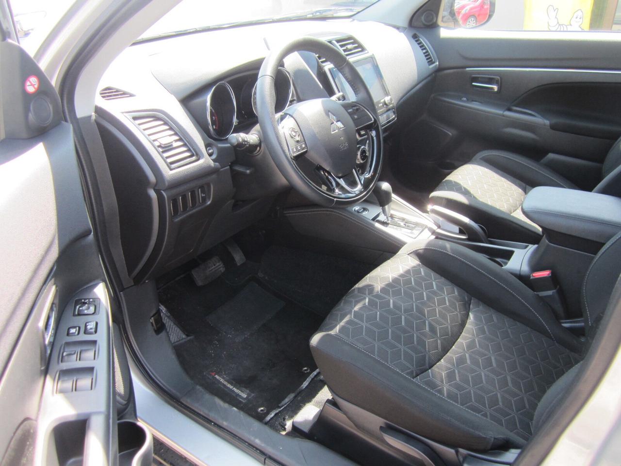 2024 Mitsubishi RVR SE AWC ONE OWNER RENTAL NO ACCIDENTS Photo