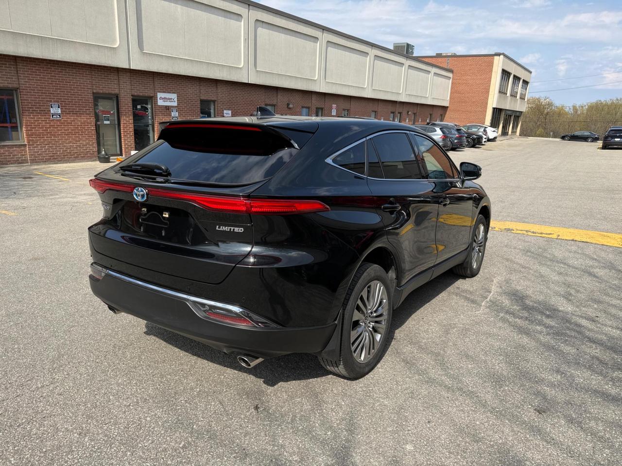 2023 Toyota Venza LIMITED AWD , ONE OWNER, PANORAMIC ROOF, LEATHER Photo