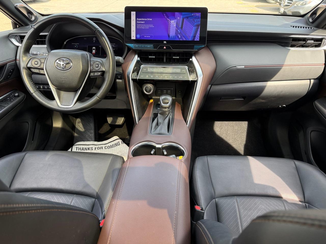 2023 Toyota Venza LIMITED AWD , ONE OWNER, PANORAMIC ROOF, LEATHER Photo