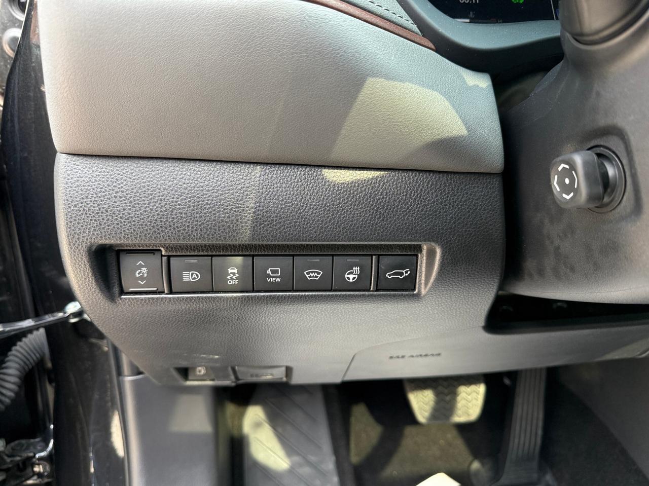 2023 Toyota Venza LIMITED AWD , ONE OWNER, PANORAMIC ROOF, LEATHER Photo