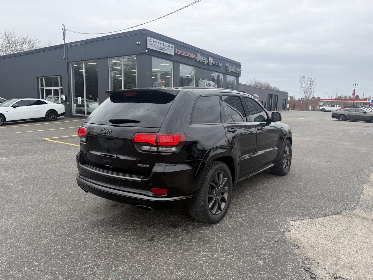2021 Jeep Grand Cherokee OVERLAND - HIGH ALTITUDE - 1 OWNER - CLN CARFAX Photo4