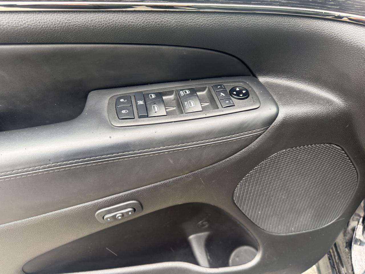 2021 Jeep Grand Cherokee OVERLAND - HIGH ALTITUDE - 1 OWNER - CLN CARFAX Photo