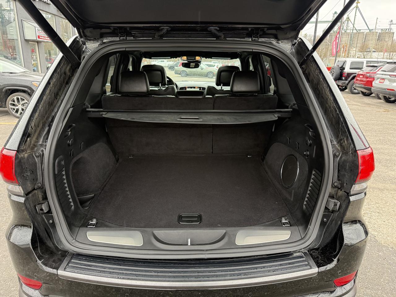 2021 Jeep Grand Cherokee OVERLAND - HIGH ALTITUDE - 1 OWNER - CLN CARFAX Photo