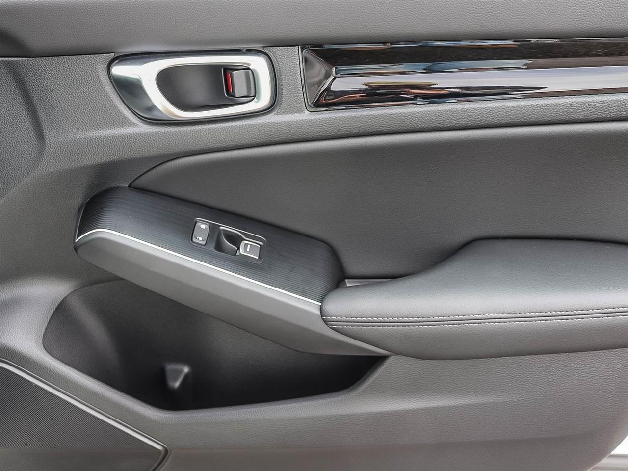2025 Honda Civic Sedan Hybrid SPORT TOURING Photo