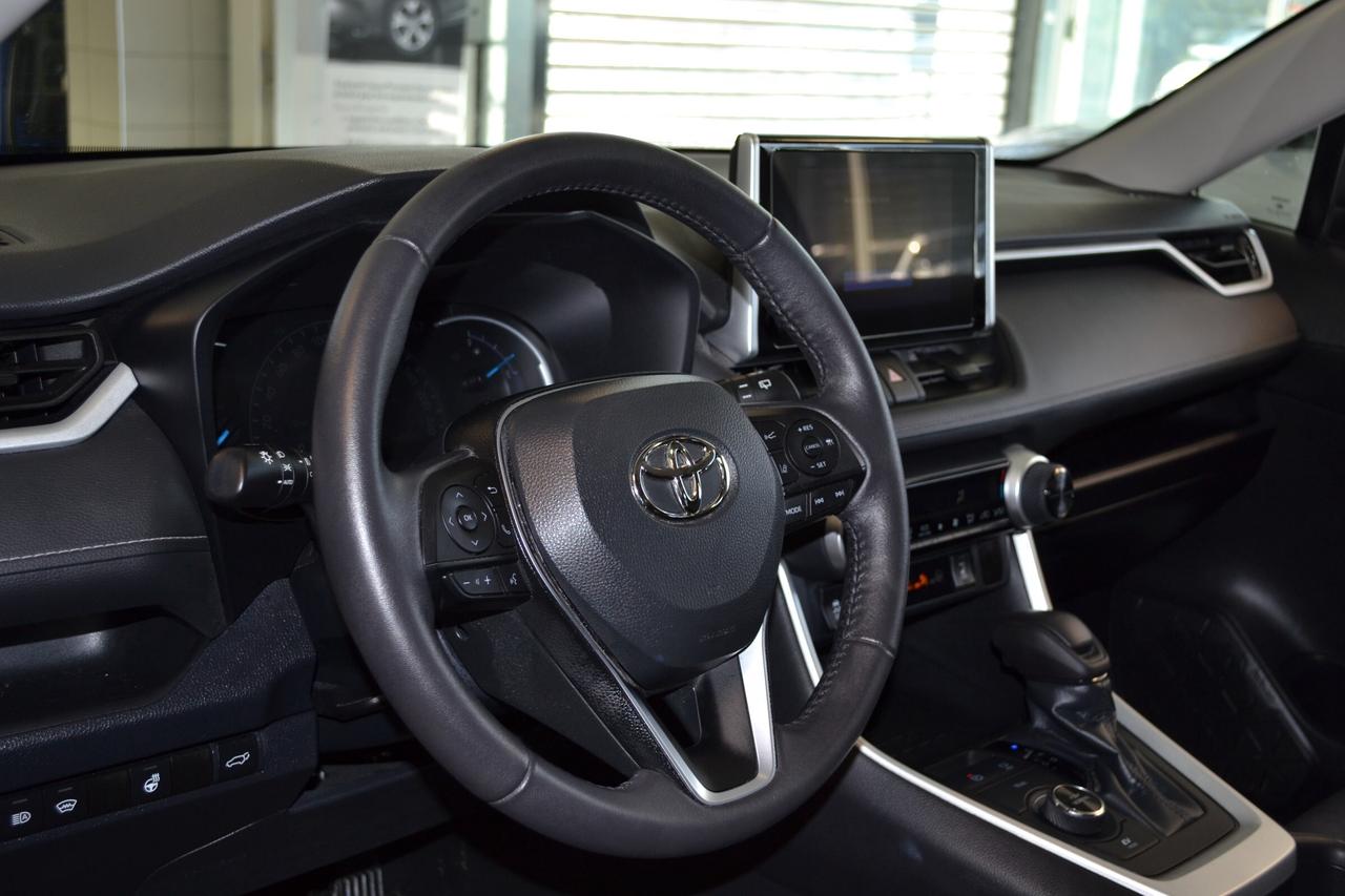2023 Toyota RAV4 Hybrid XLE Photo