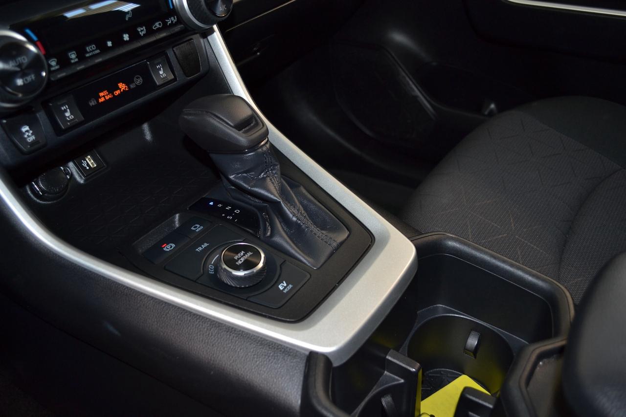 2023 Toyota RAV4 Hybrid XLE Photo