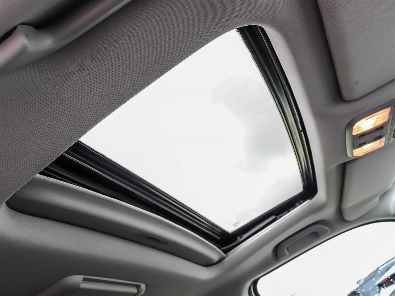 2014 Honda Pilot Touring Photo