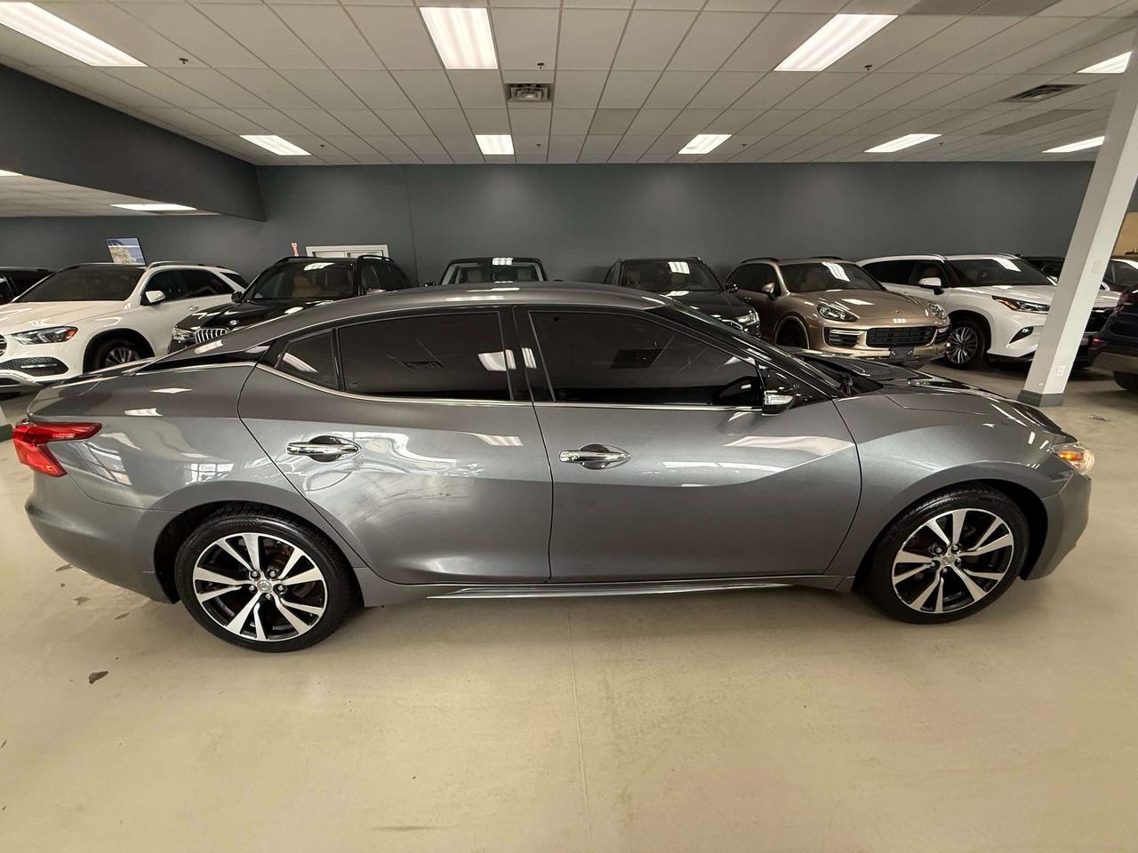 2017 Nissan Maxima SV Photo