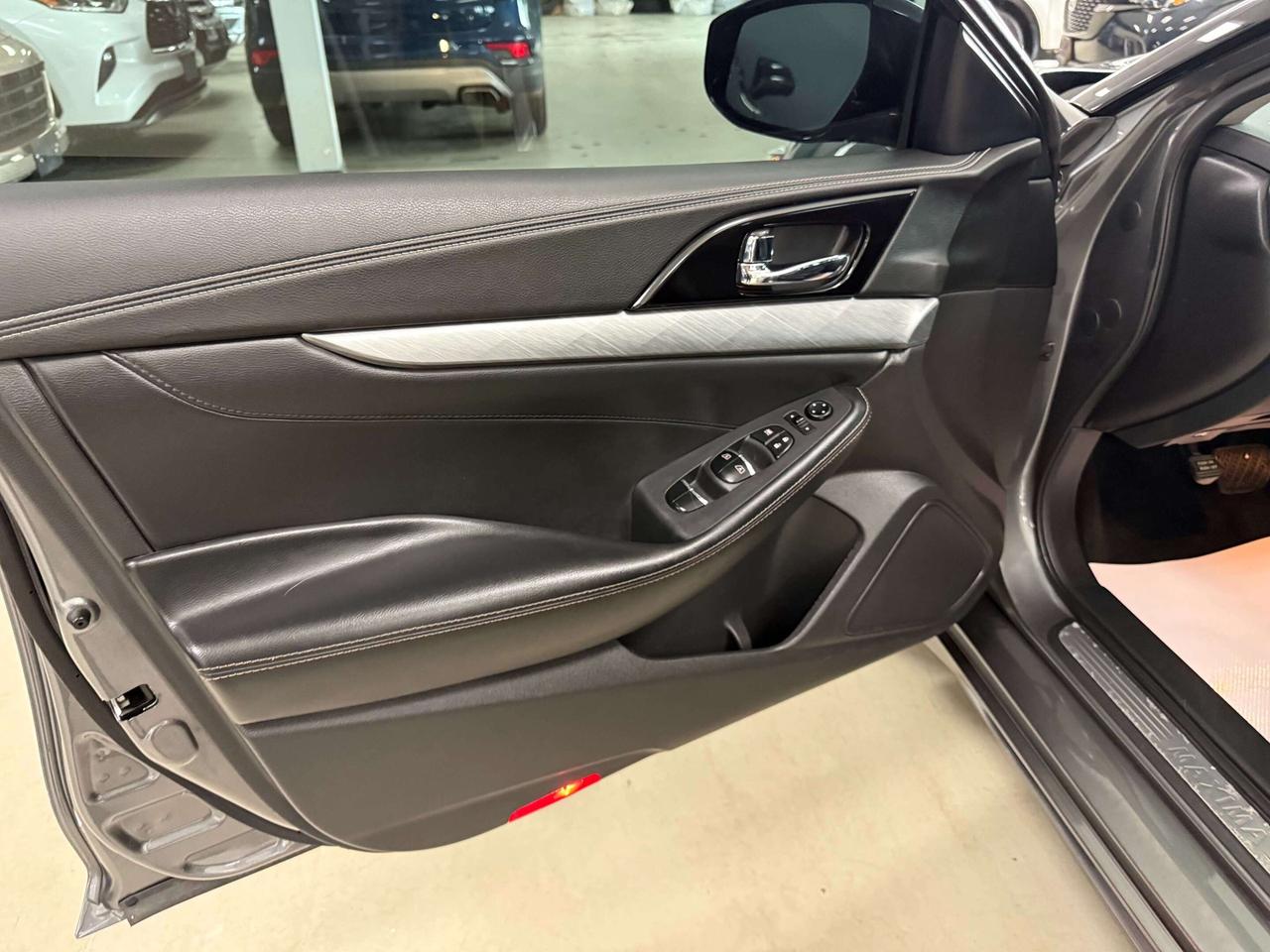 2017 Nissan Maxima SV Photo