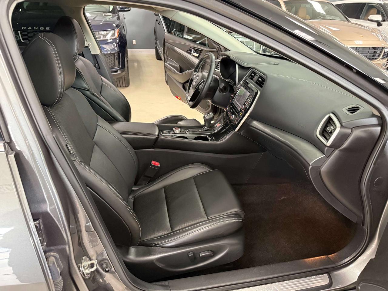 2017 Nissan Maxima SV Photo