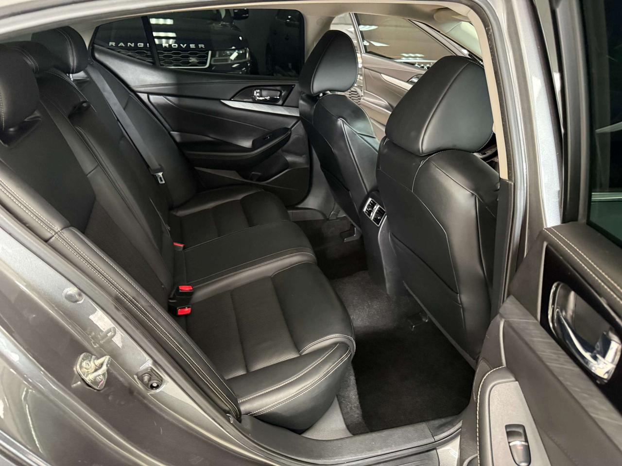 2017 Nissan Maxima SV Photo
