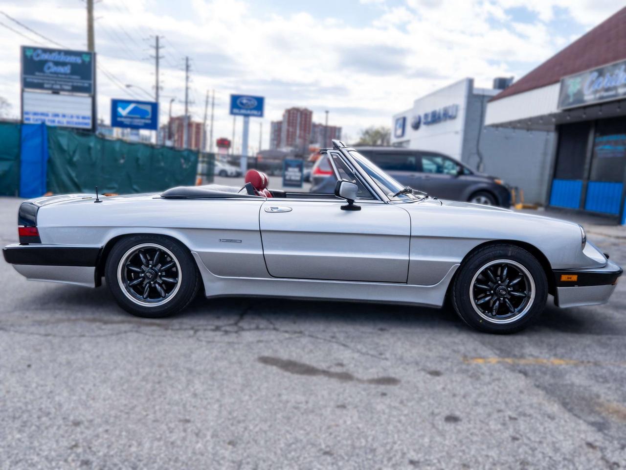 1987 Alfa Romeo Spider 2dr Coupe Quadrifoglio Photo