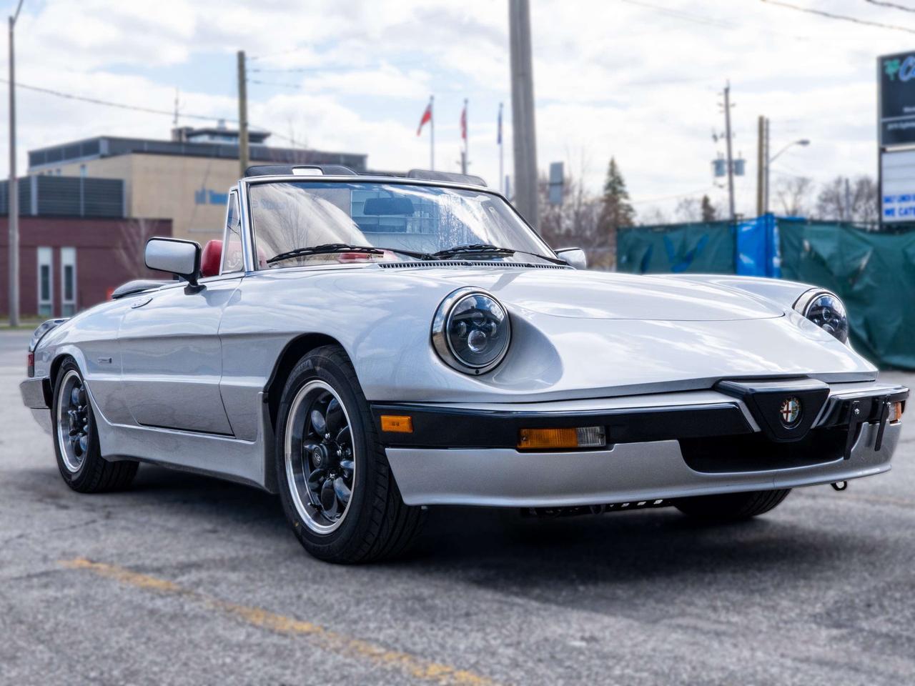 1987 Alfa Romeo Spider 2dr Coupe Quadrifoglio Photo