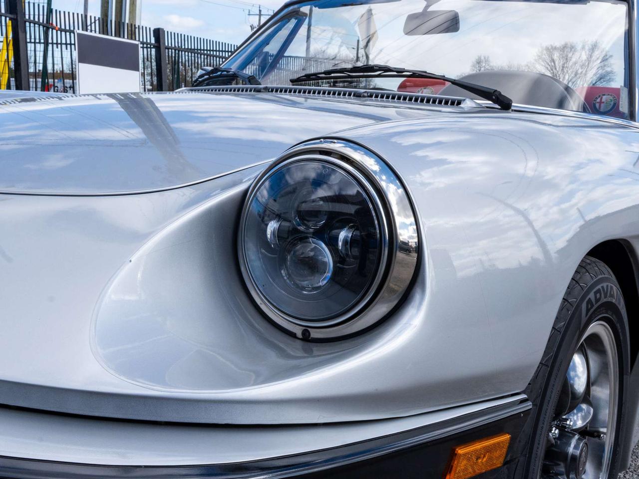 1987 Alfa Romeo Spider 2dr Coupe Quadrifoglio Photo