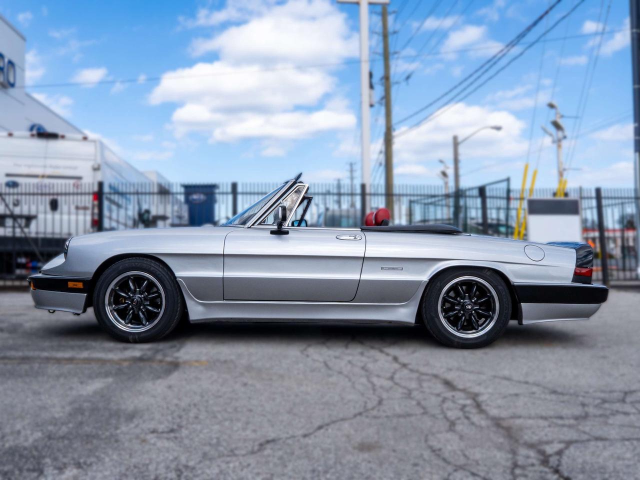 1987 Alfa Romeo Spider 2dr Coupe Quadrifoglio Photo