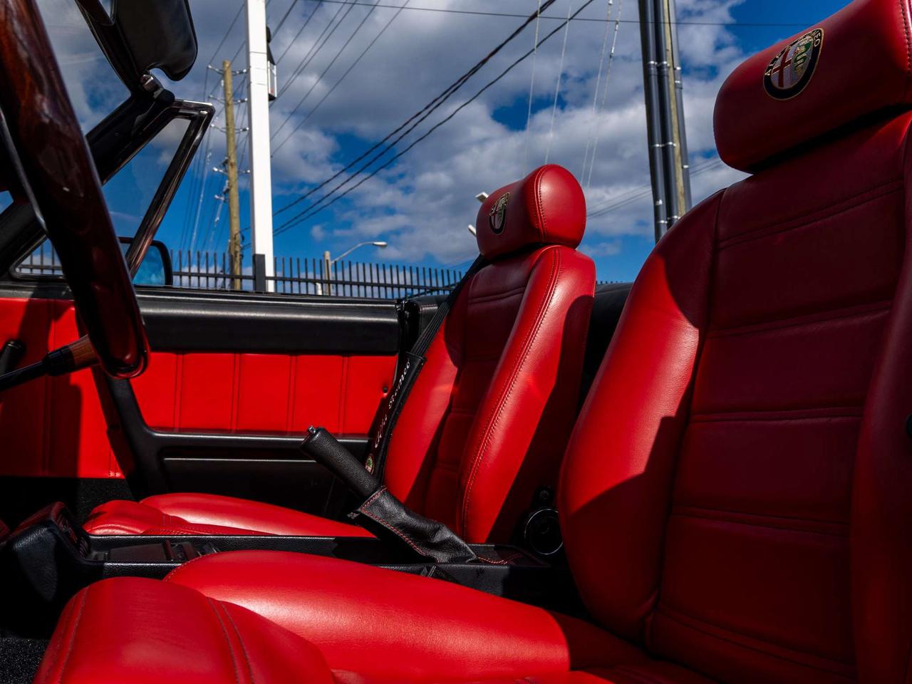 1987 Alfa Romeo Spider 2dr Coupe Quadrifoglio Photo
