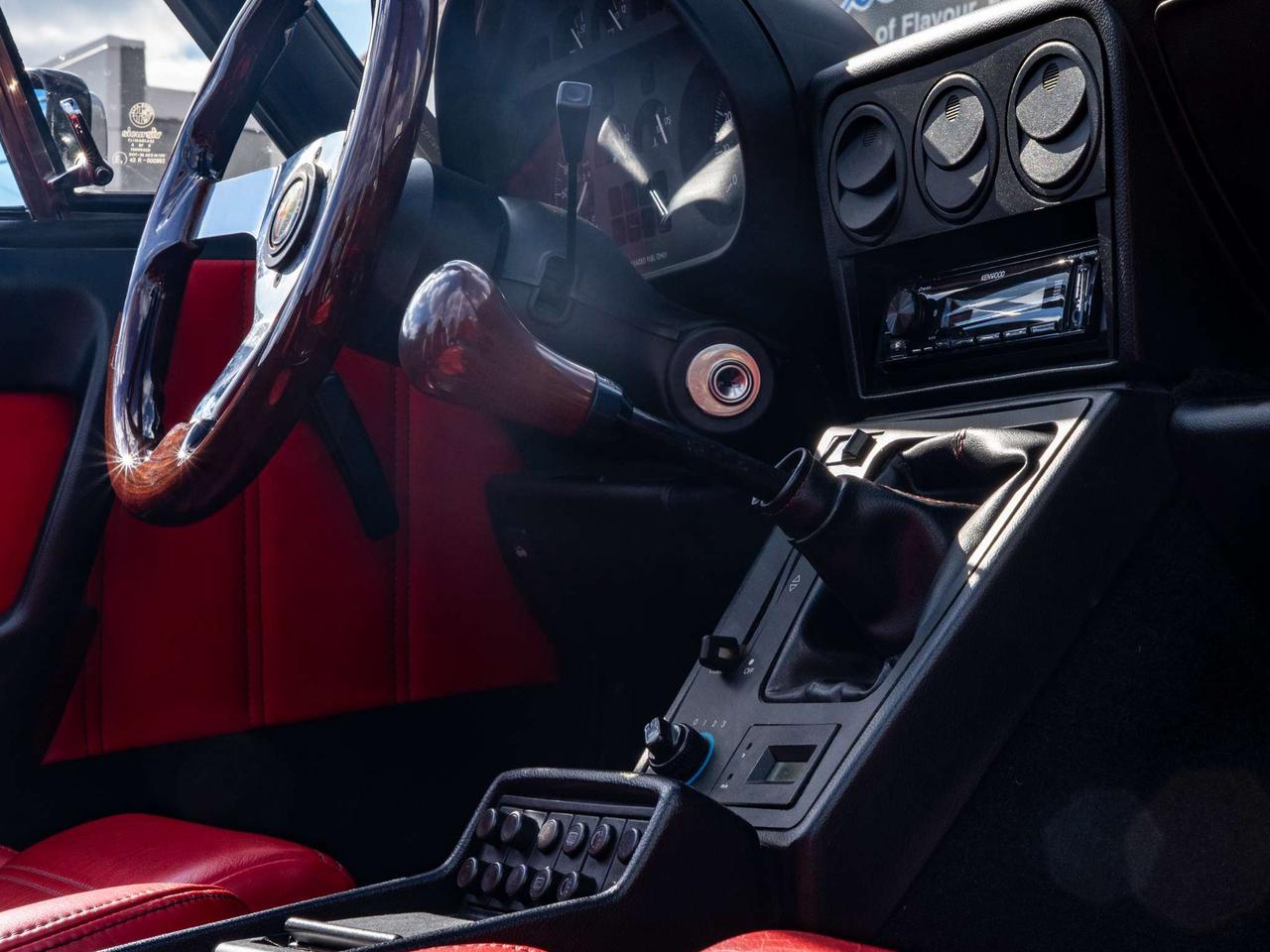 1987 Alfa Romeo Spider 2dr Coupe Quadrifoglio Photo