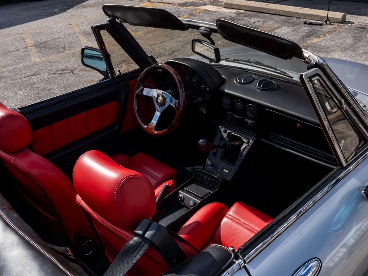 1987 Alfa Romeo Spider 2dr Coupe Quadrifoglio Photo