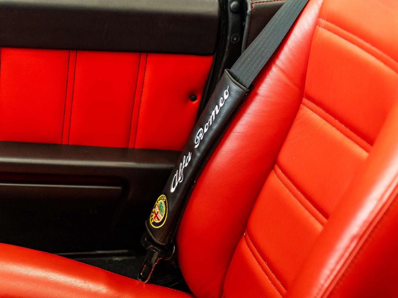1987 Alfa Romeo Spider 2dr Coupe Quadrifoglio Photo