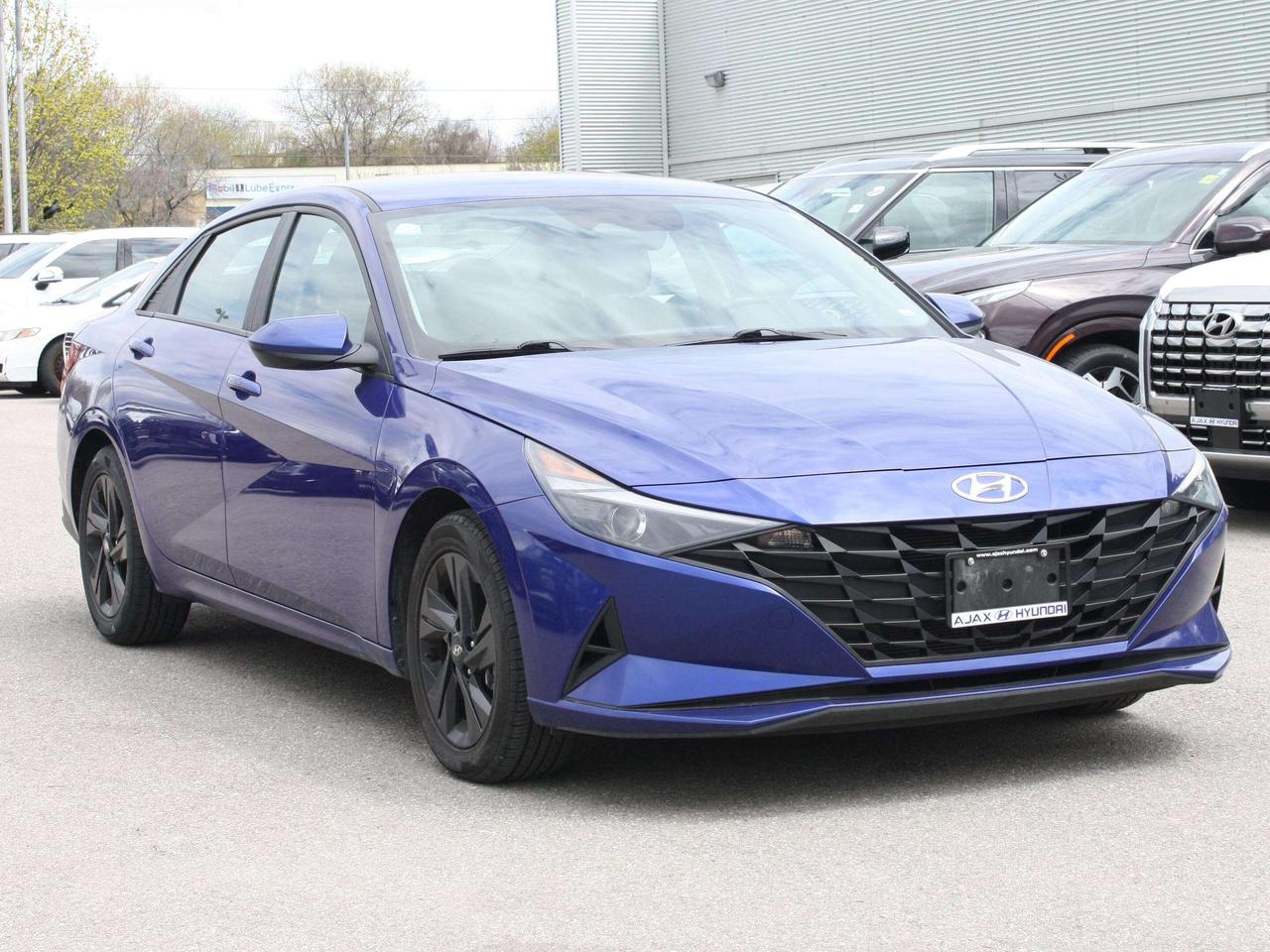 2023 Hyundai Elantra Preferred IVT Photo