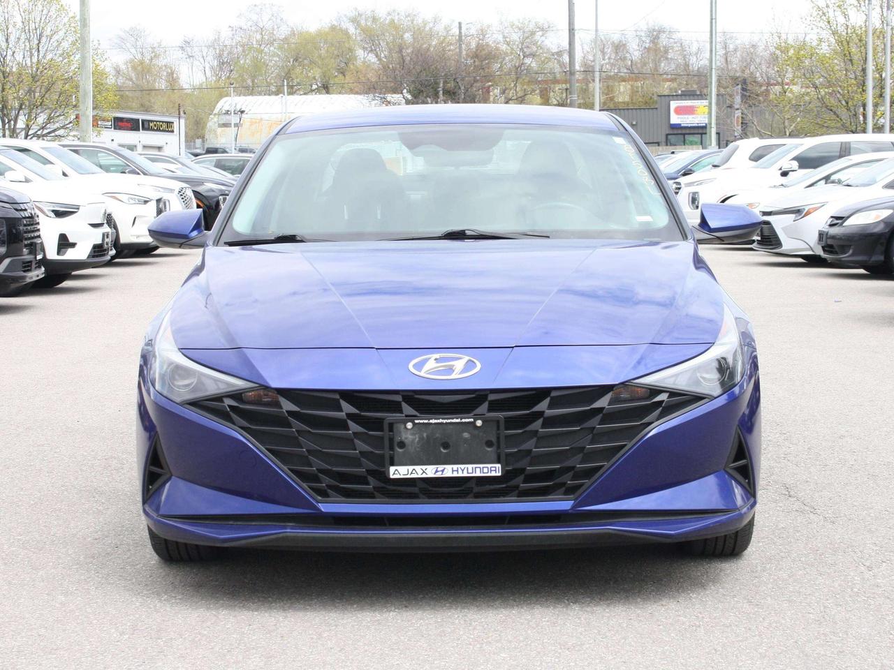 2023 Hyundai Elantra Preferred IVT Photo