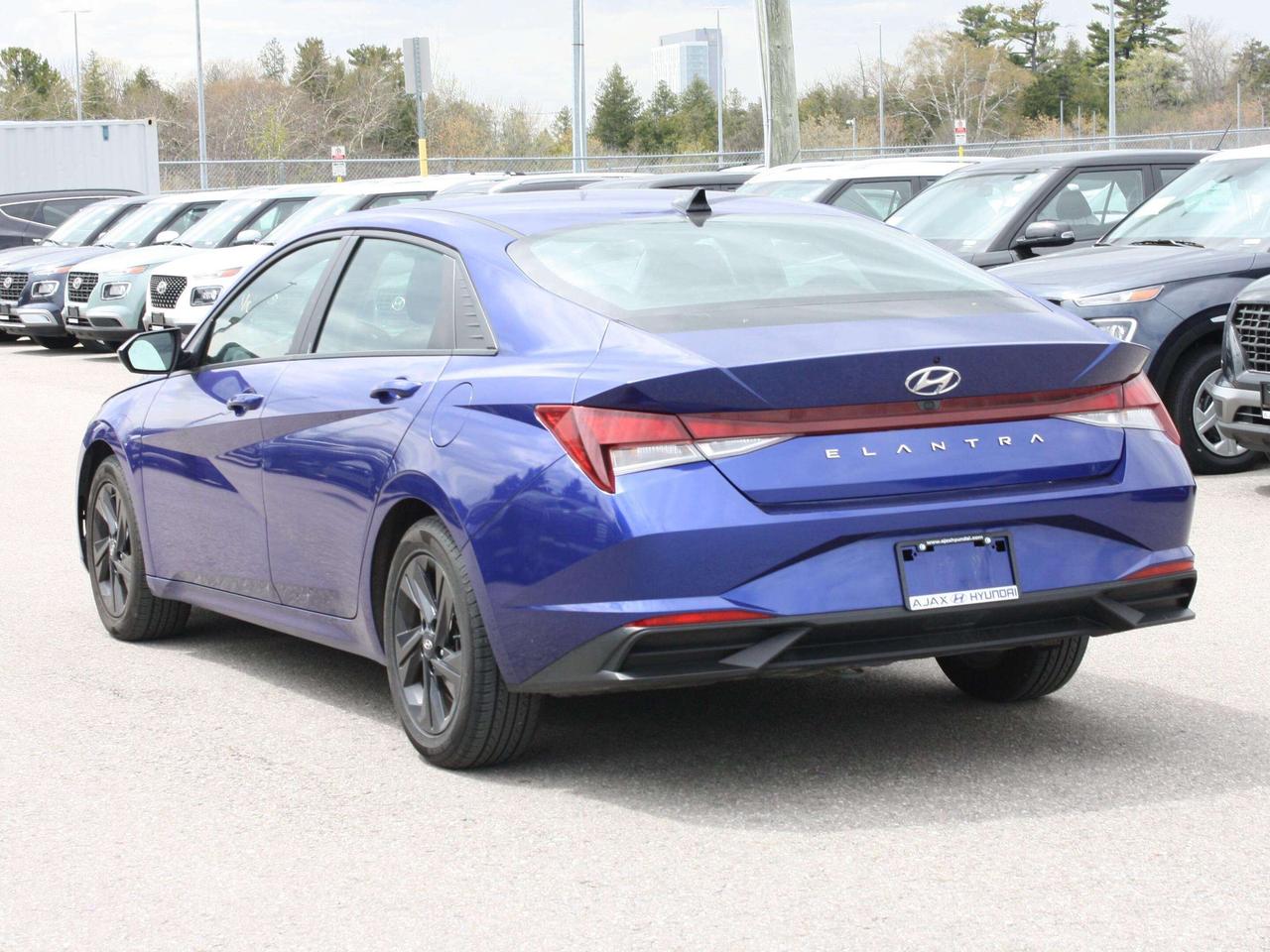 2023 Hyundai Elantra Preferred IVT Photo